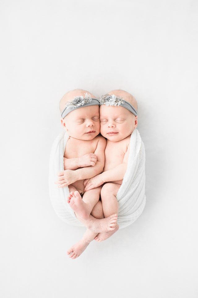twin newborn photographer feature