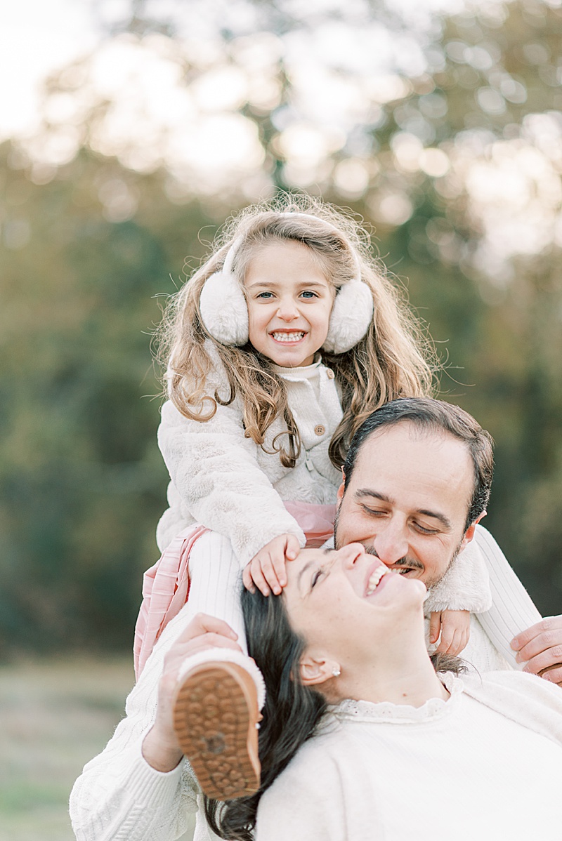 winter family session in Paris France photographed by Mariana de Albuquerque featured on The Motherhood Anthology blog