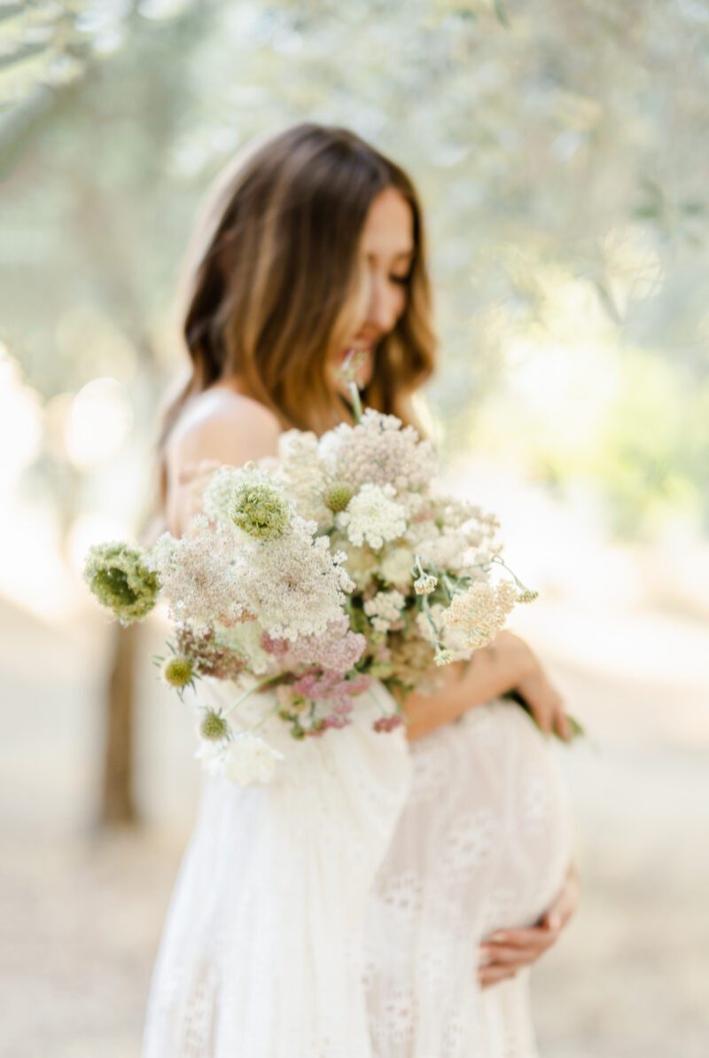 beautiful mother to be in Bay Area California photographed by amber Courtney owner of light livin photography