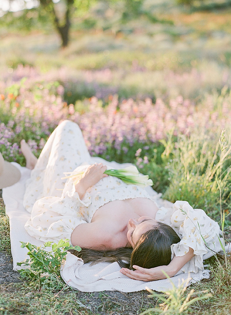 maternity photography session in sunny California maternity photography natural light photography golden hour