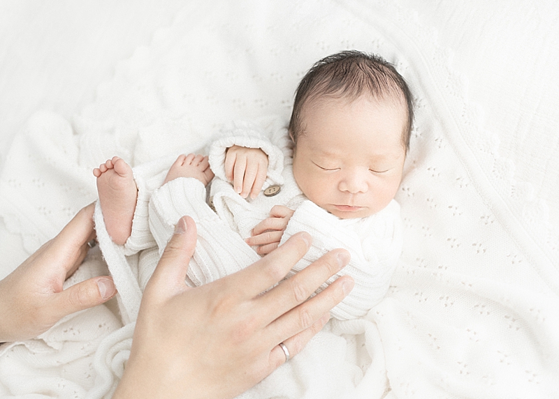 in-home newborn session lifestyle photography sleeping baby Canada photographer natural light