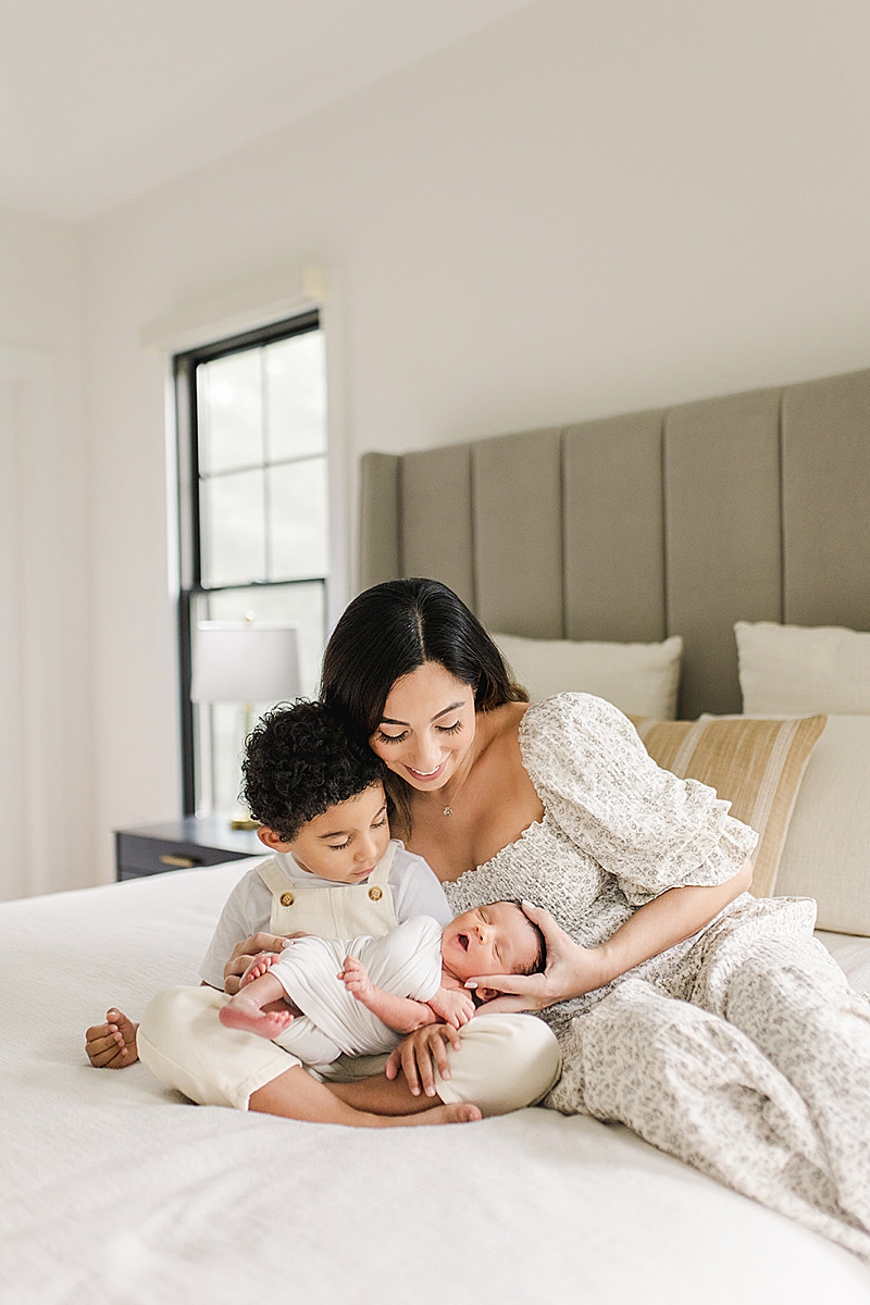 natural light photography in-home newborn photography session 